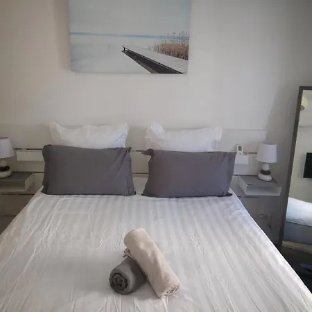 Apartment A 2 Pas Du Festival Et Plages *